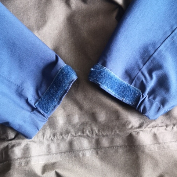 MEC Gore-Tex Pro Waterproof/Windproof Ski Shell Jacket - Picture 8 of 12